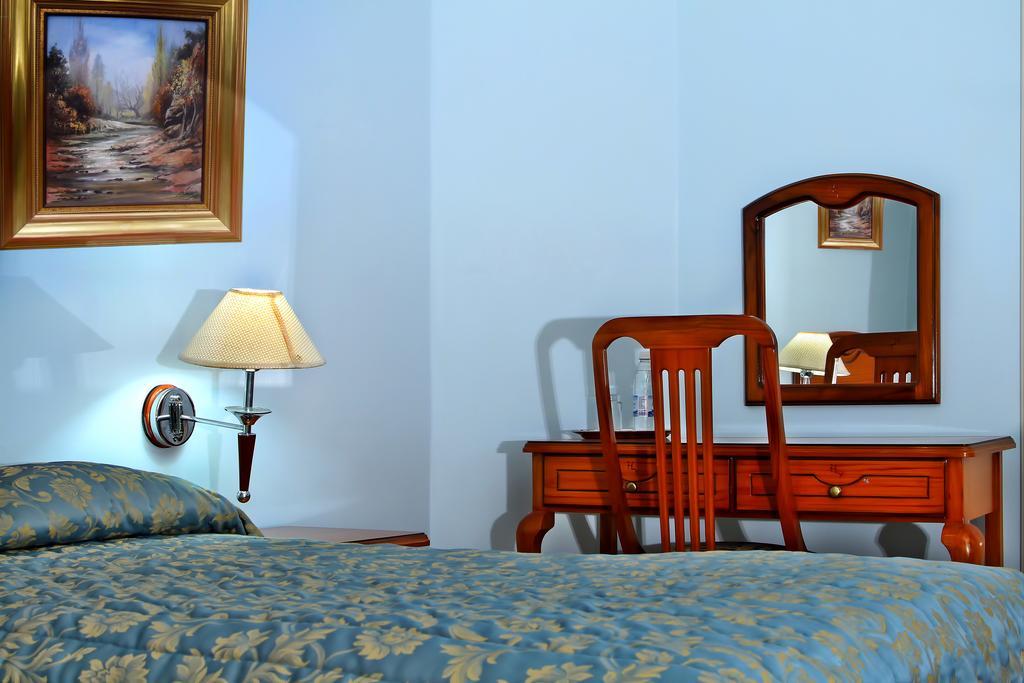 Hotel Yanuncay クエンカ エクステリア 写真