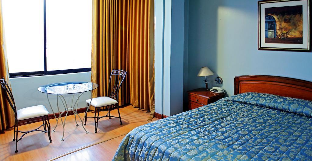 Hotel Yanuncay クエンカ エクステリア 写真