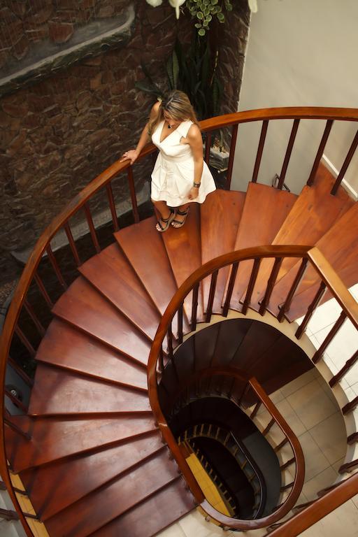Hotel Yanuncay クエンカ エクステリア 写真